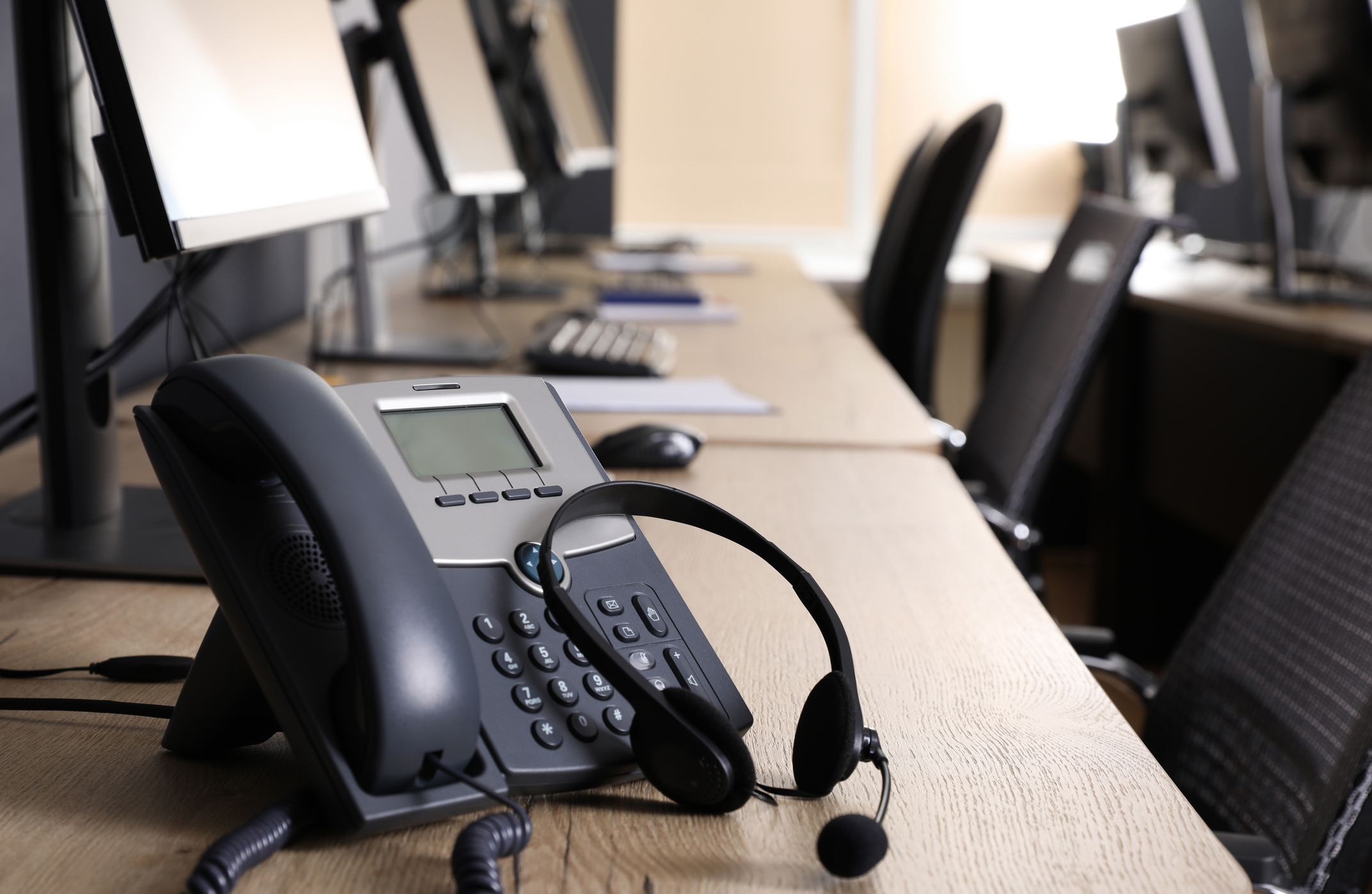 WHAT IS A VOIP PHONE SYSTEM? WHAT YOU NEED TO KNOW